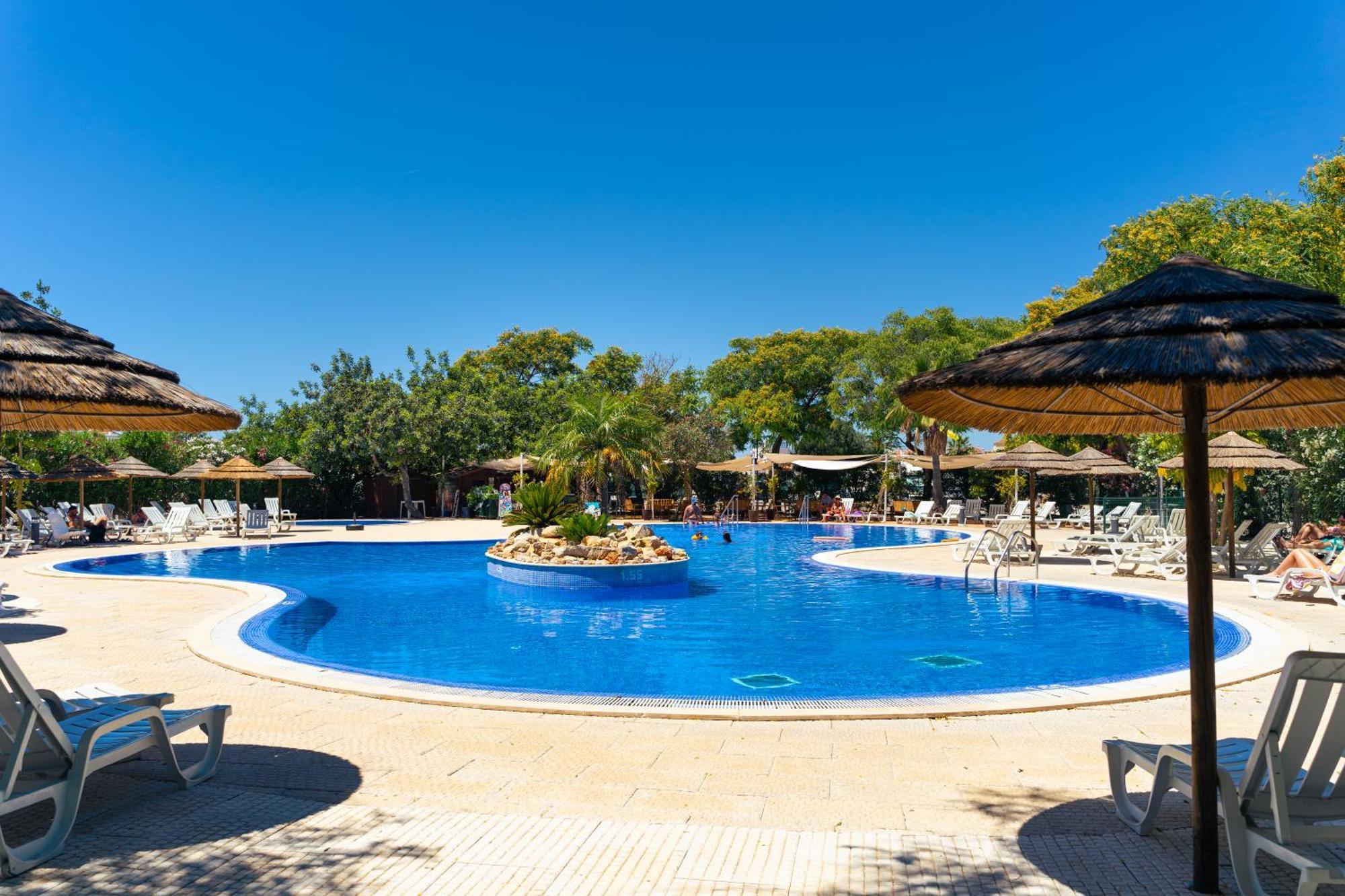 Kampaoh Tavira Hotel Buitenkant foto