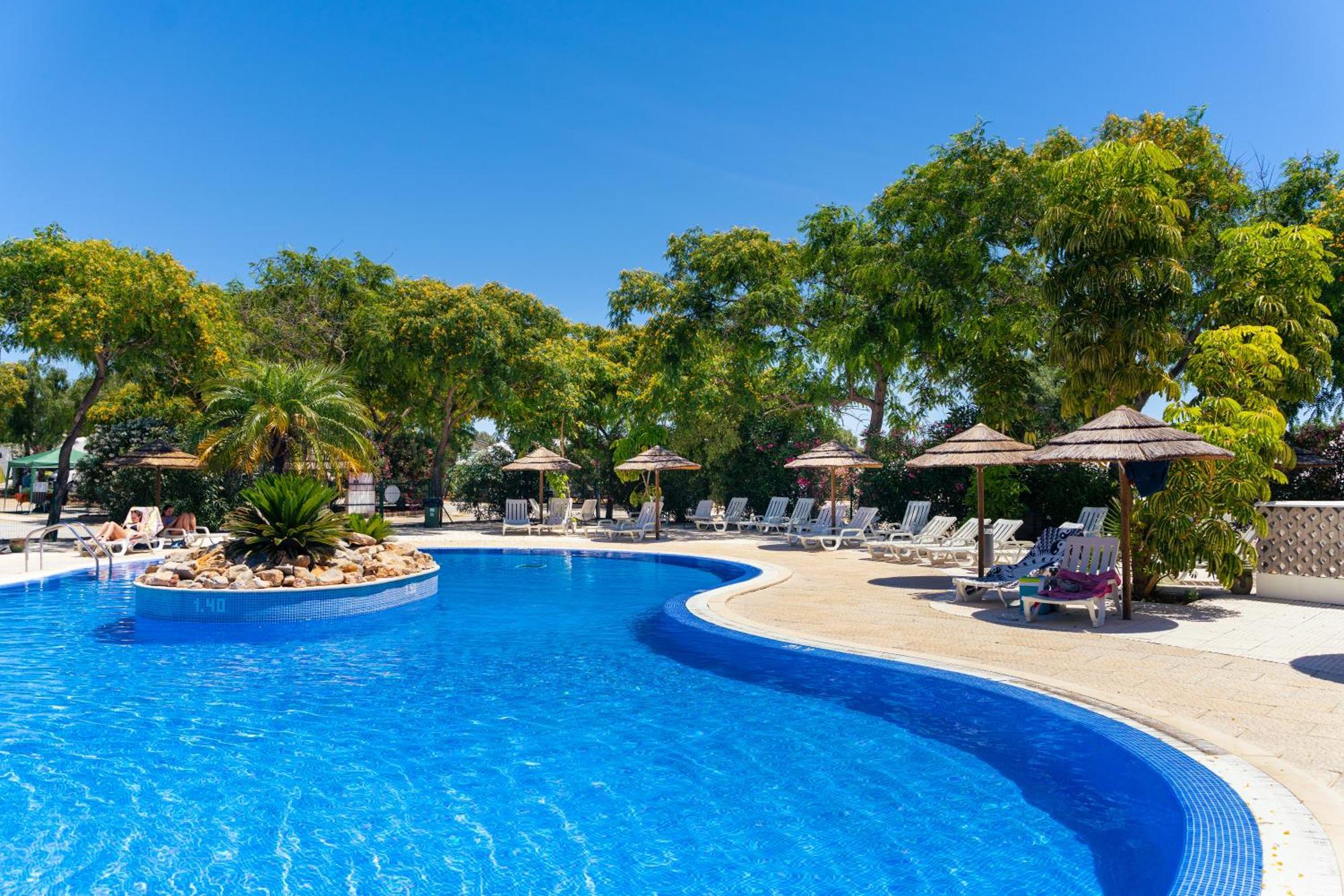 Kampaoh Tavira Hotel Buitenkant foto